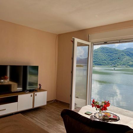 Lakeside Harmony Apartment Golubovci Екстер'єр фото