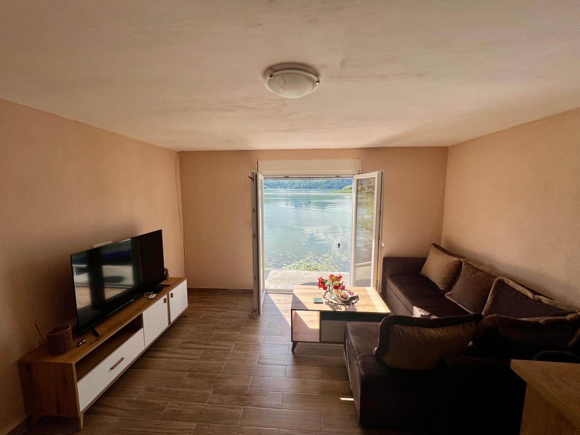 Lakeside Harmony Apartment Golubovci Екстер'єр фото