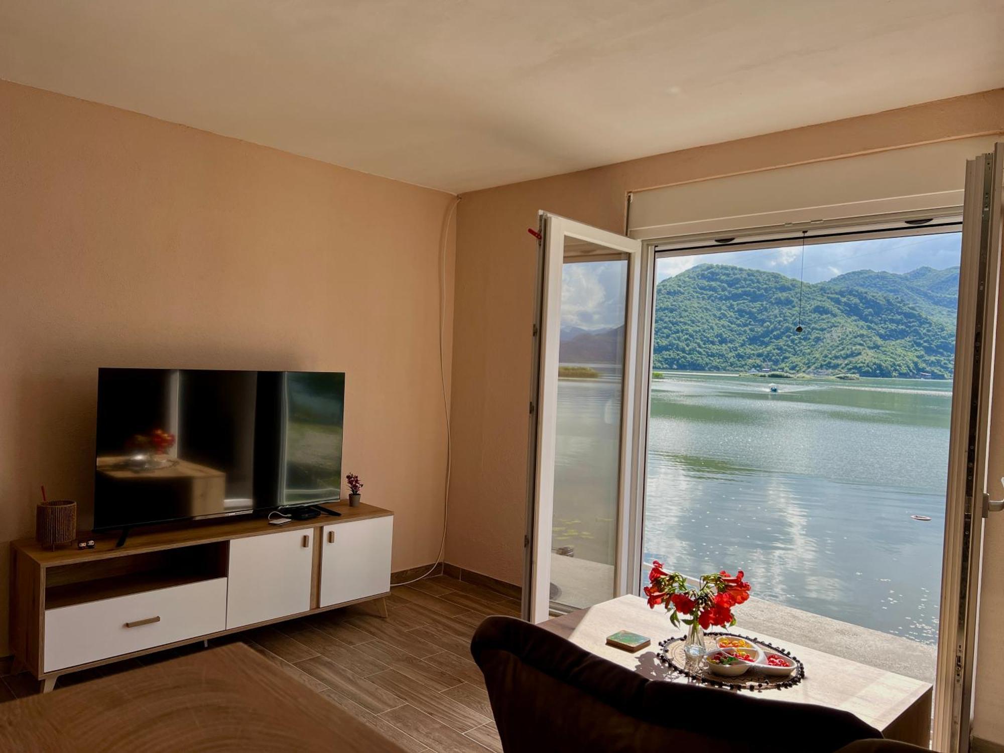 Lakeside Harmony Apartment Golubovci Екстер'єр фото