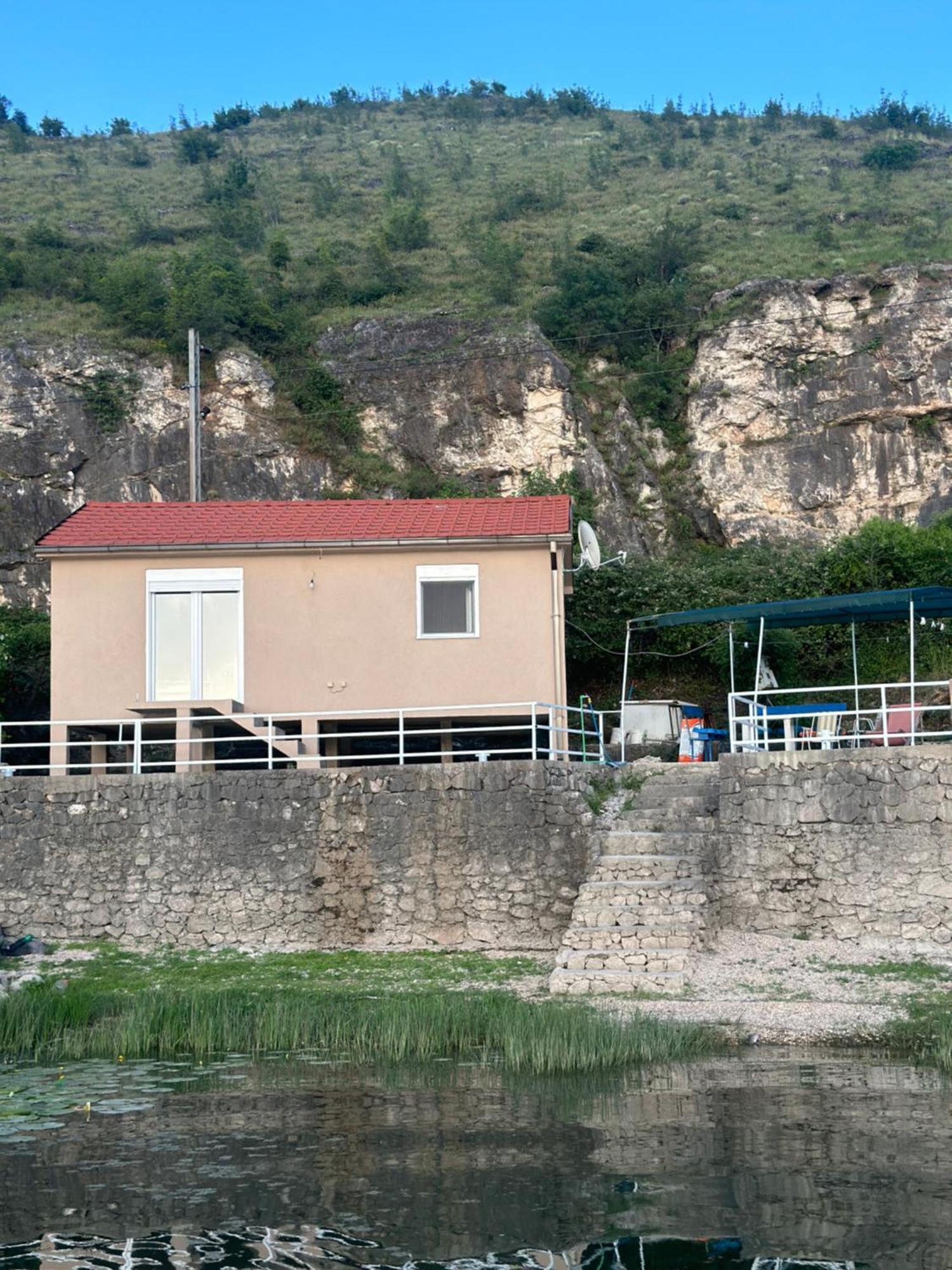Lakeside Harmony Apartment Golubovci Екстер'єр фото