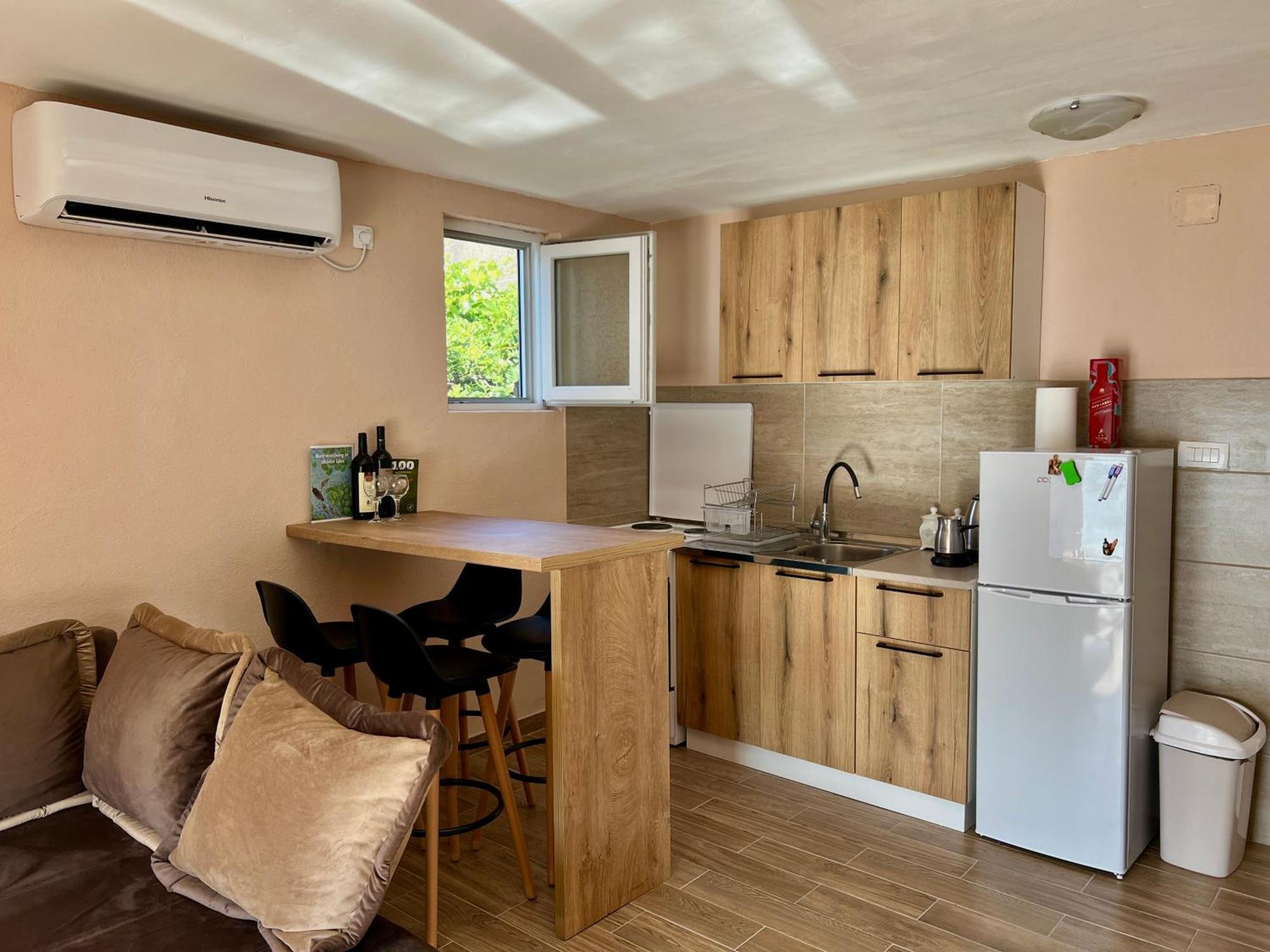 Lakeside Harmony Apartment Golubovci Екстер'єр фото