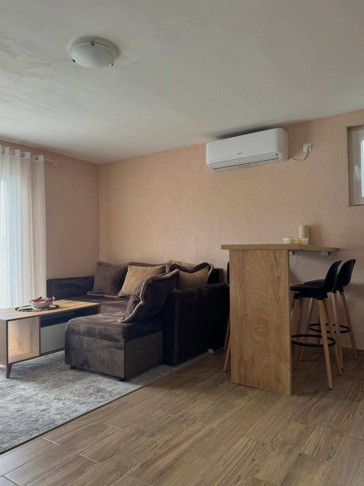 Lakeside Harmony Apartment Golubovci Екстер'єр фото